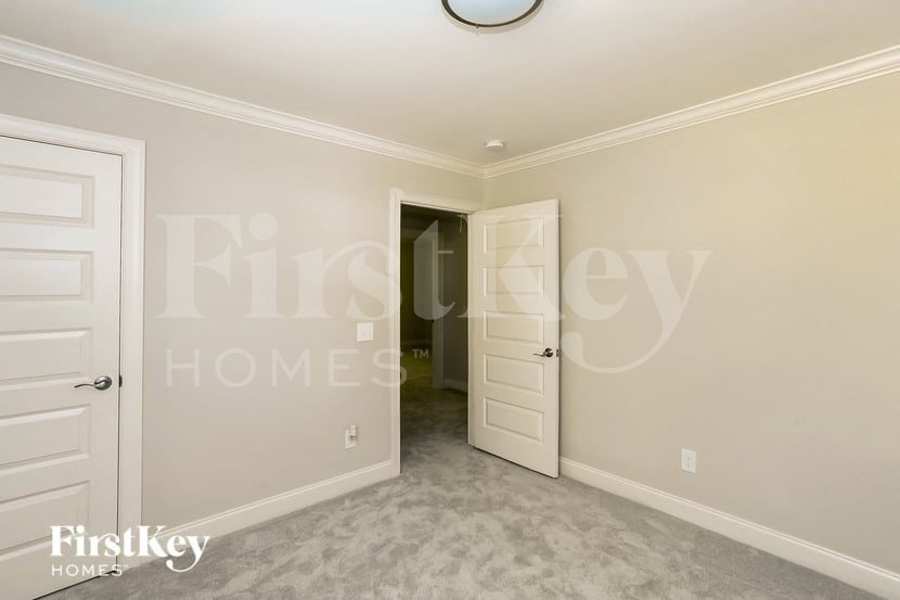 Building Photo - 1242 Pless St NW