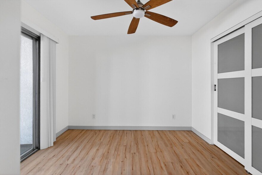 Building Photo - 921 Alamitos Ave