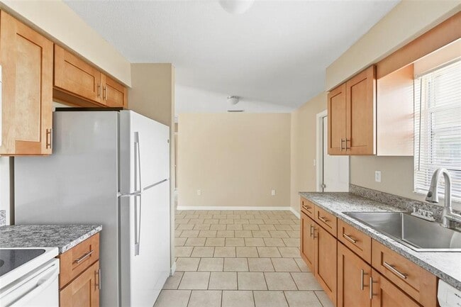 Building Photo - 3052 Park Ln