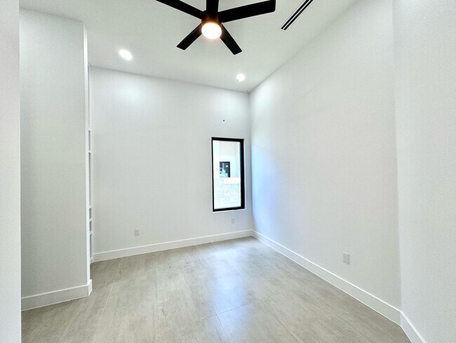 Building Photo - 2925 Fisher's Hill Loop