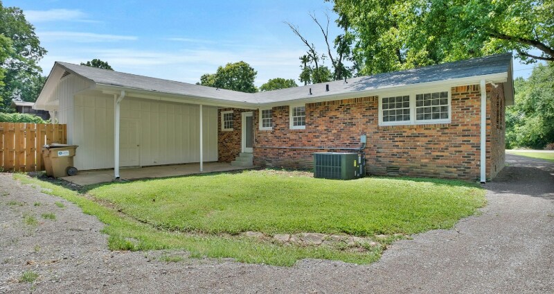 Building Photo - 618 Harpeth Bend Dr