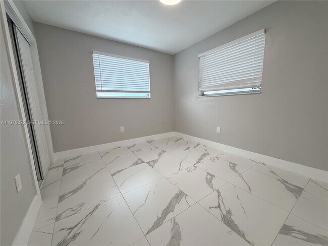 Building Photo - 508 E 23rd St