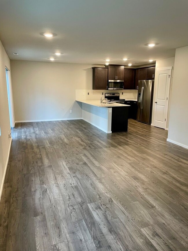 Building Photo - Welcome to your dream home in Cle Elum!