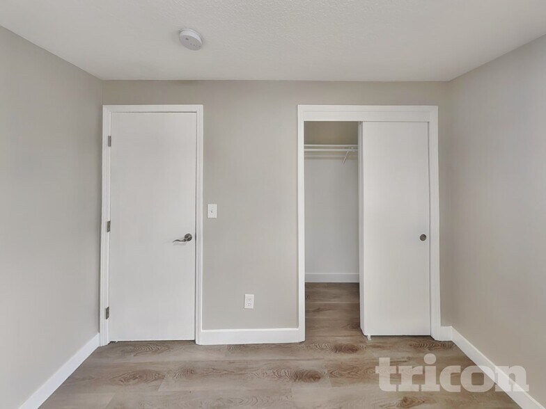 Building Photo - 16209 NE 12th St