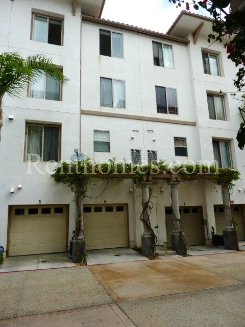 Building Photo - Mission Valley, 8301 Rio San Diego #6 - Br...