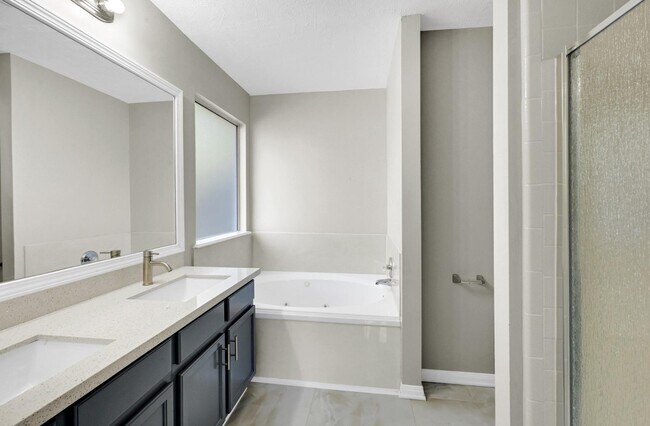 Building Photo - 4018 Floral Way Ct