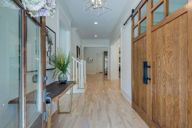 Building Photo - Dream home in the heart of Belle Meade, located on a private dead-end street!