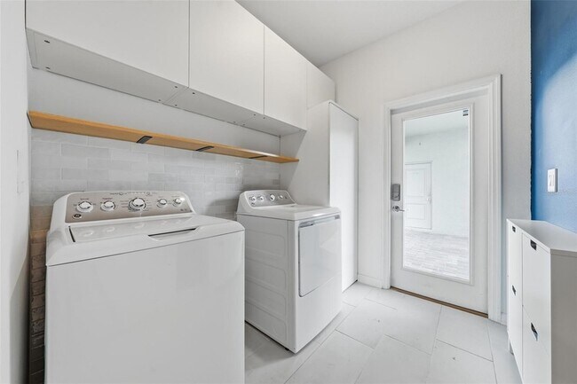 Building Photo - 6418 Limberpine Aly