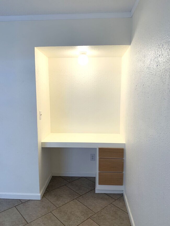 Building Photo - 2808 Persimmon Dr