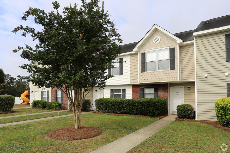 Building Photo - Devon Pointe Apartments and Townhomes