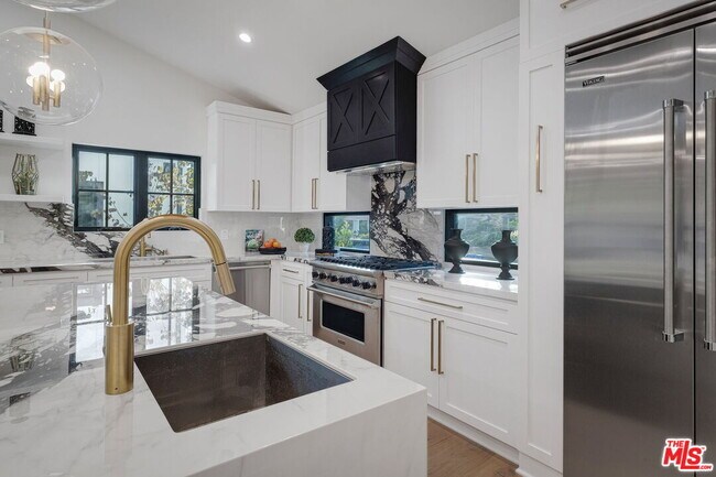 Building Photo - 12672 Stanwood Dr