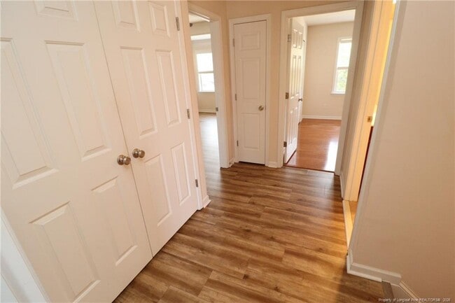 Building Photo - 619 Sealine Dr