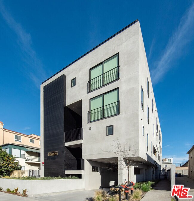 Building Photo - 118 Orlando Ave