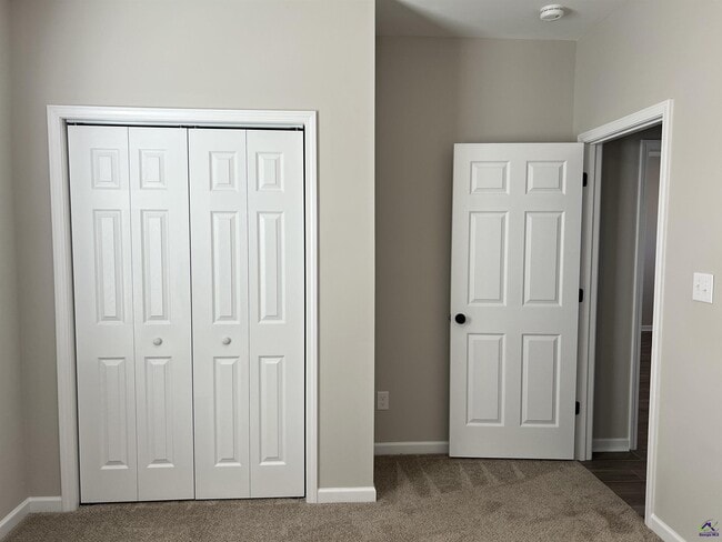 Building Photo - 99 Azalea Ave