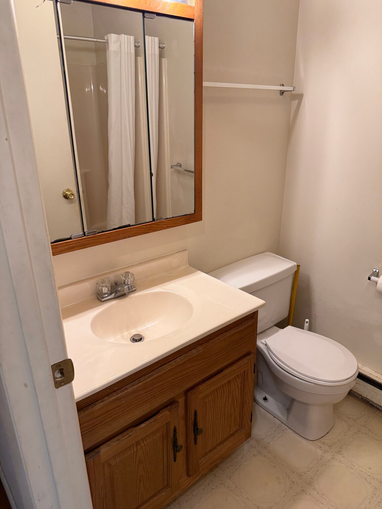 Bath - 926 Washington Blvd