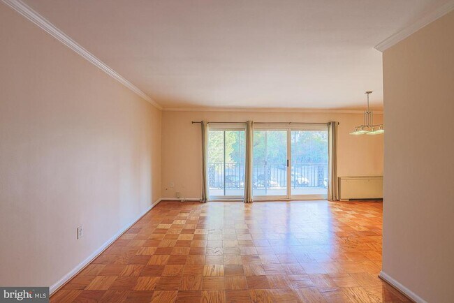 Building Photo - 3535 Chevy Chase Lake Dr