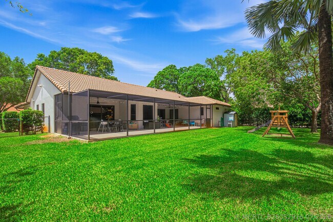 Building Photo - 10027 NW 56th Ct