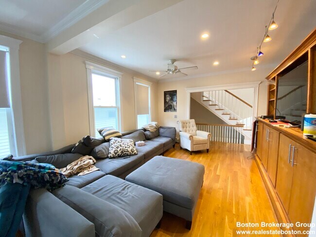 Building Photo - 29 Spring Garden St