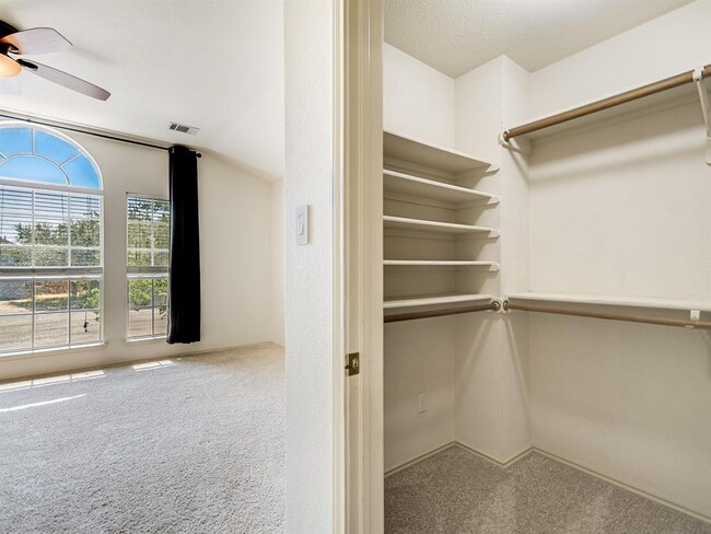 Building Photo - 14440 Lilley Brook Cove