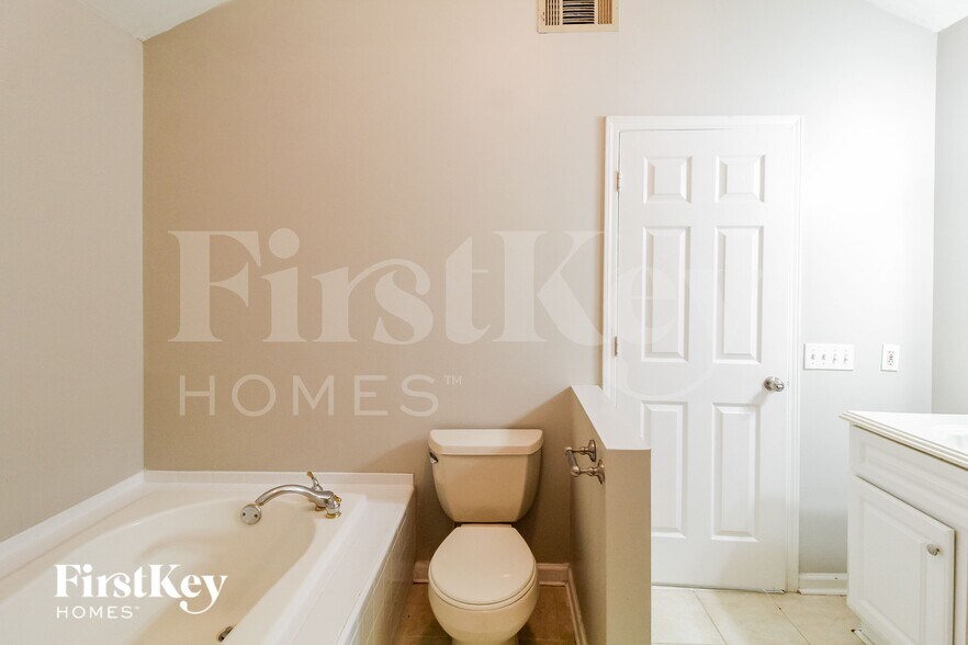 Building Photo - 3312 Westview Cove