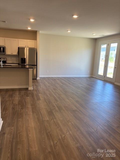 Building Photo - 7136 Maple Run Cir
