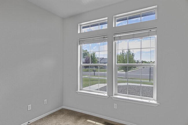 Building Photo - 6518 E Fairmount St