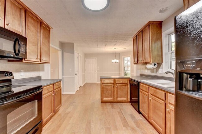 Building Photo - 310 Andrew Ridge Dr