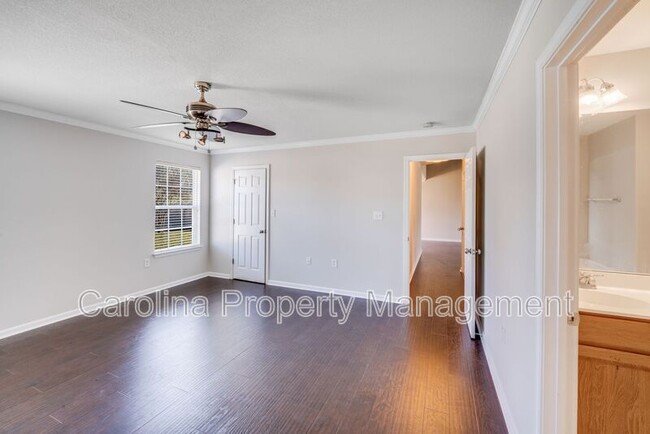 Building Photo - 7020 Bullock Dr