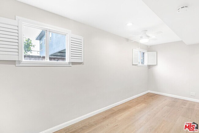 Building Photo - 2029 Cloverfield Blvd