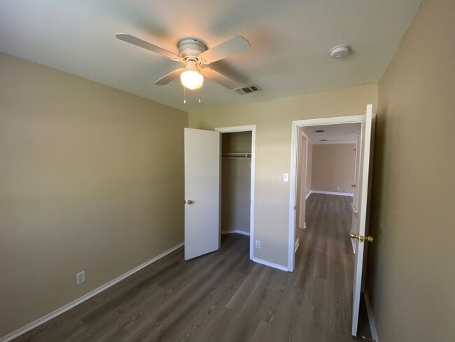Building Photo - Charming and Spacious Home in a Quiet and ...