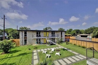 Building Photo - 8603 Putnam Dr