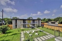 Building Photo - 8603 Putnam Dr