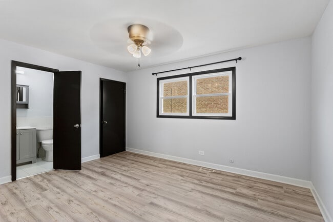 Building Photo - 55 W Ann St