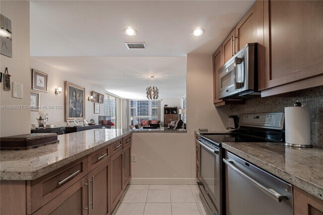 Building Photo - 20515 E Country Club Dr