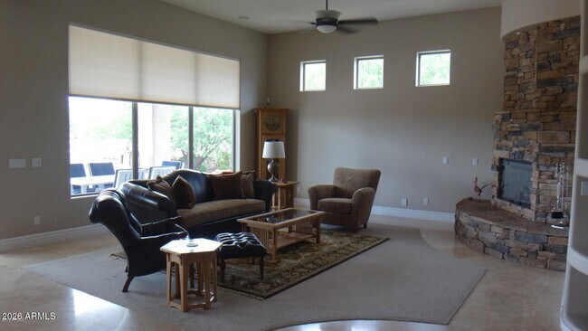 Building Photo - 6002 E Saguaro Vista Ct