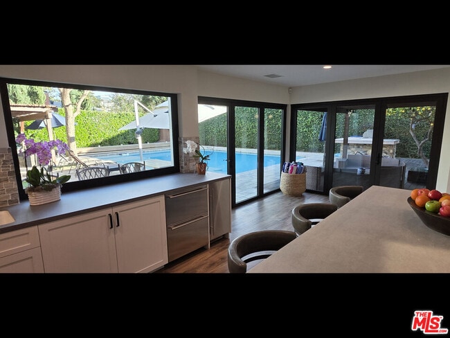 Building Photo - 4744 Haskell Ave