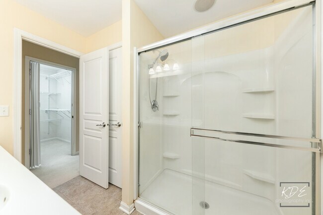 Building Photo - 651 Hawley Dr