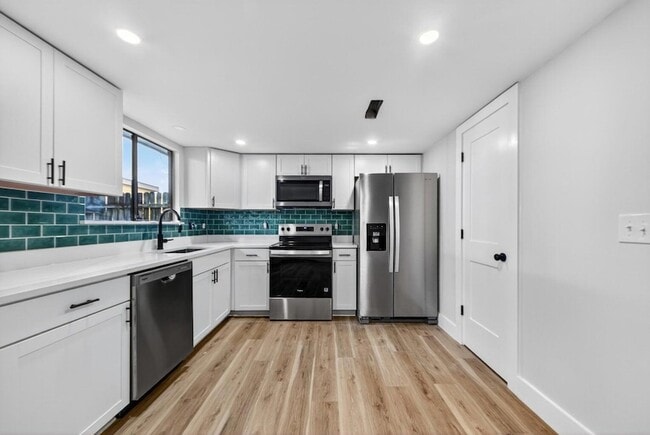 Building Photo - 2943 Cathedral Ln