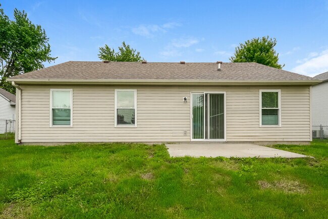 Building Photo - 4038 Knollwood Ave