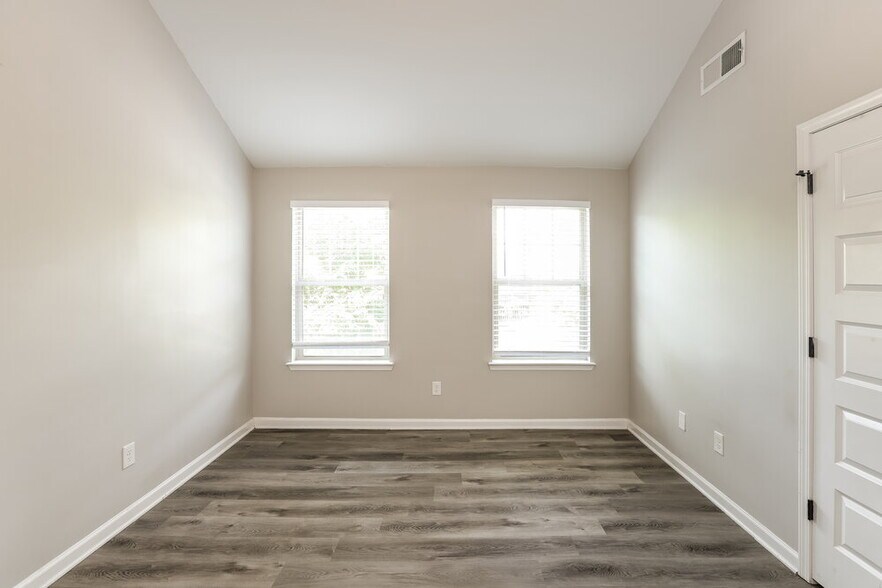 Building Photo - 4274 Sir Dixon Dr