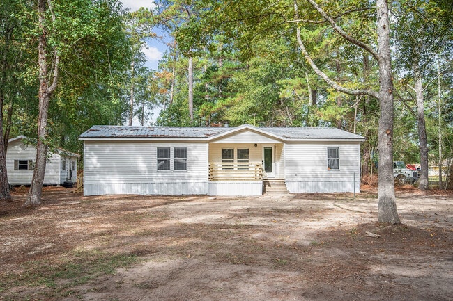 Building Photo - 36375 Longleaf Dr