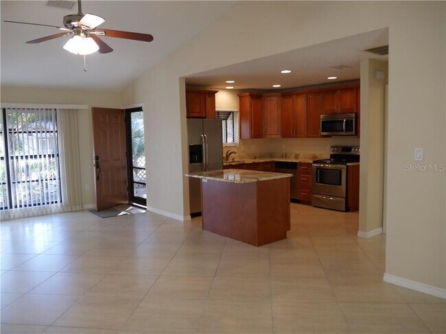 Building Photo - 3026 Vinson Ave