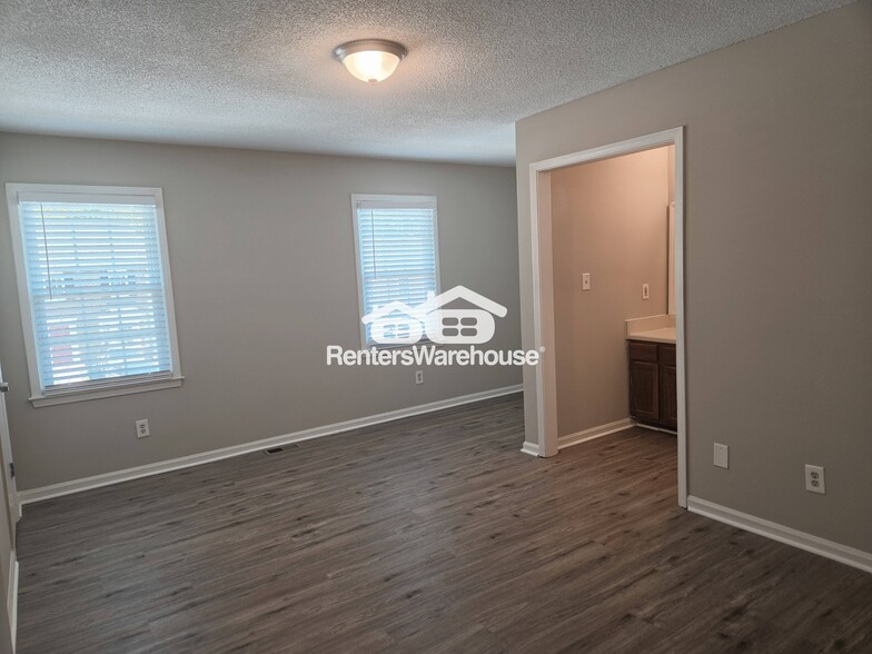 Building Photo - 4891 Jenny Dr