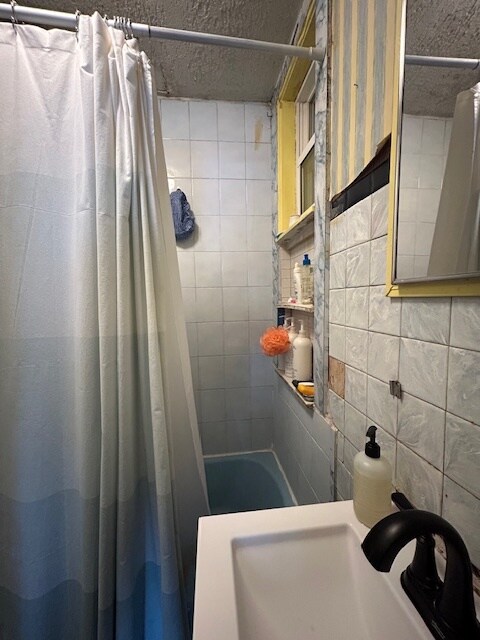 Building Photo - 129 Durnell Ave