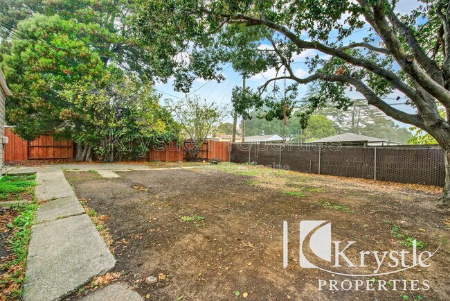 Building Photo - 1047 Valle Vista Ave