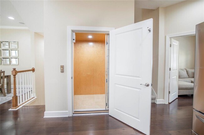 Building Photo - 6036 Anchorage Way S