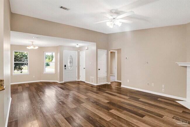 Building Photo - 4036 Shorewood Dr