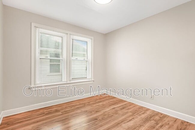 Building Photo - 1499 Briarwood Ave