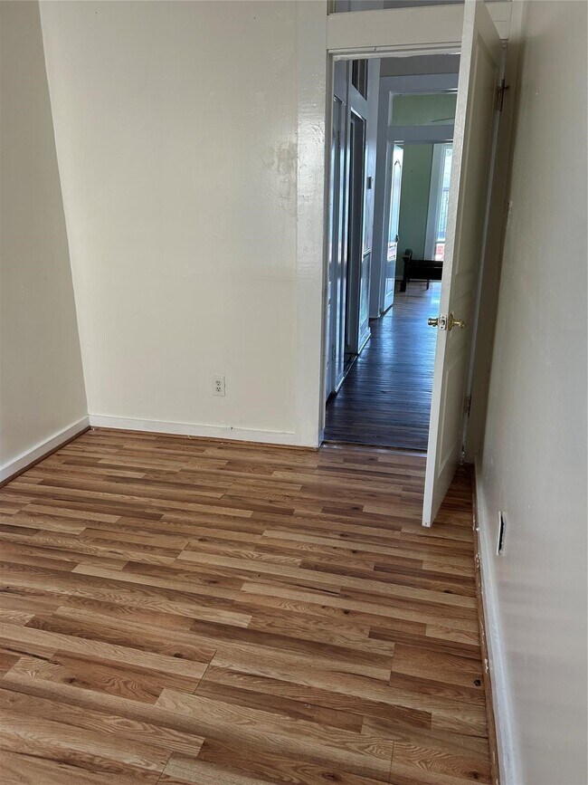 Building Photo - 1622 Pannell St