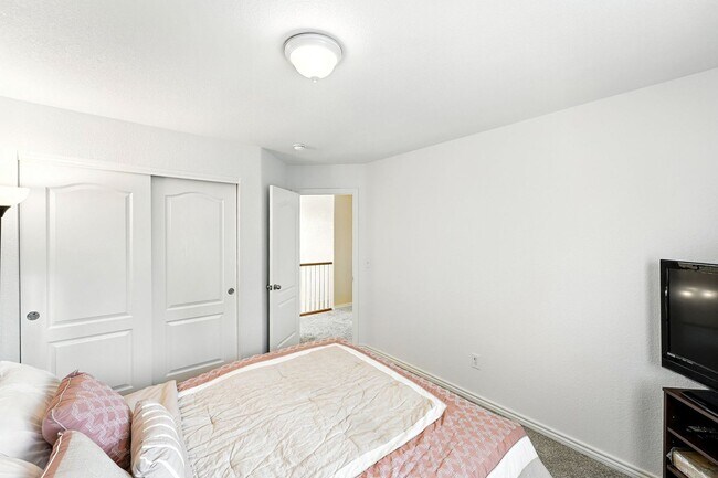 Building Photo - 3 car garage! Across from huge park! Great...